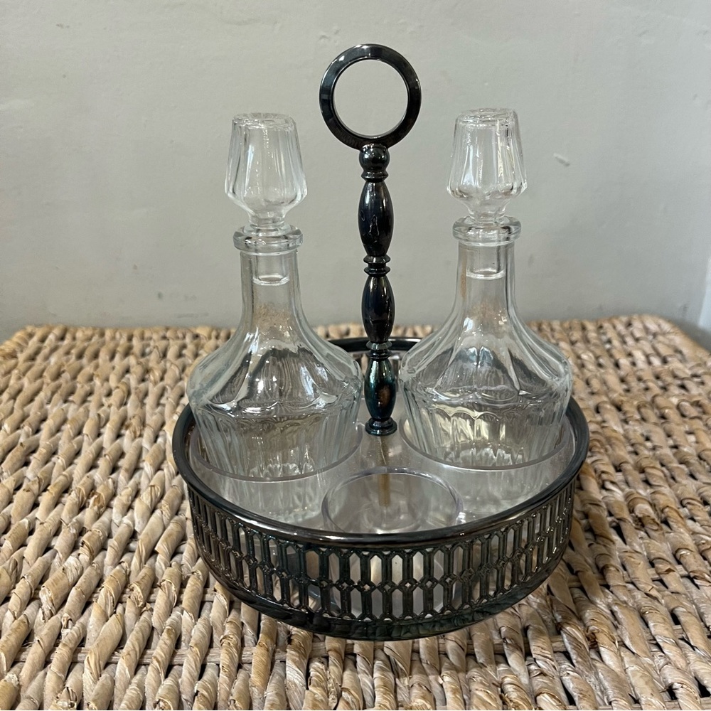 Antique Vintage Cruet Set~ Oil, Vinegar Silver Plated Holder Set 7” tall - Picture 4 of 9